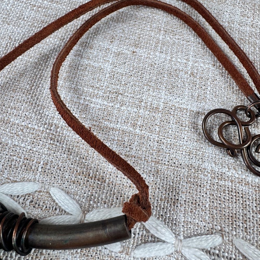Vintage Black and Bronze Swirl Pendant Necklace - Picture 9 of 12